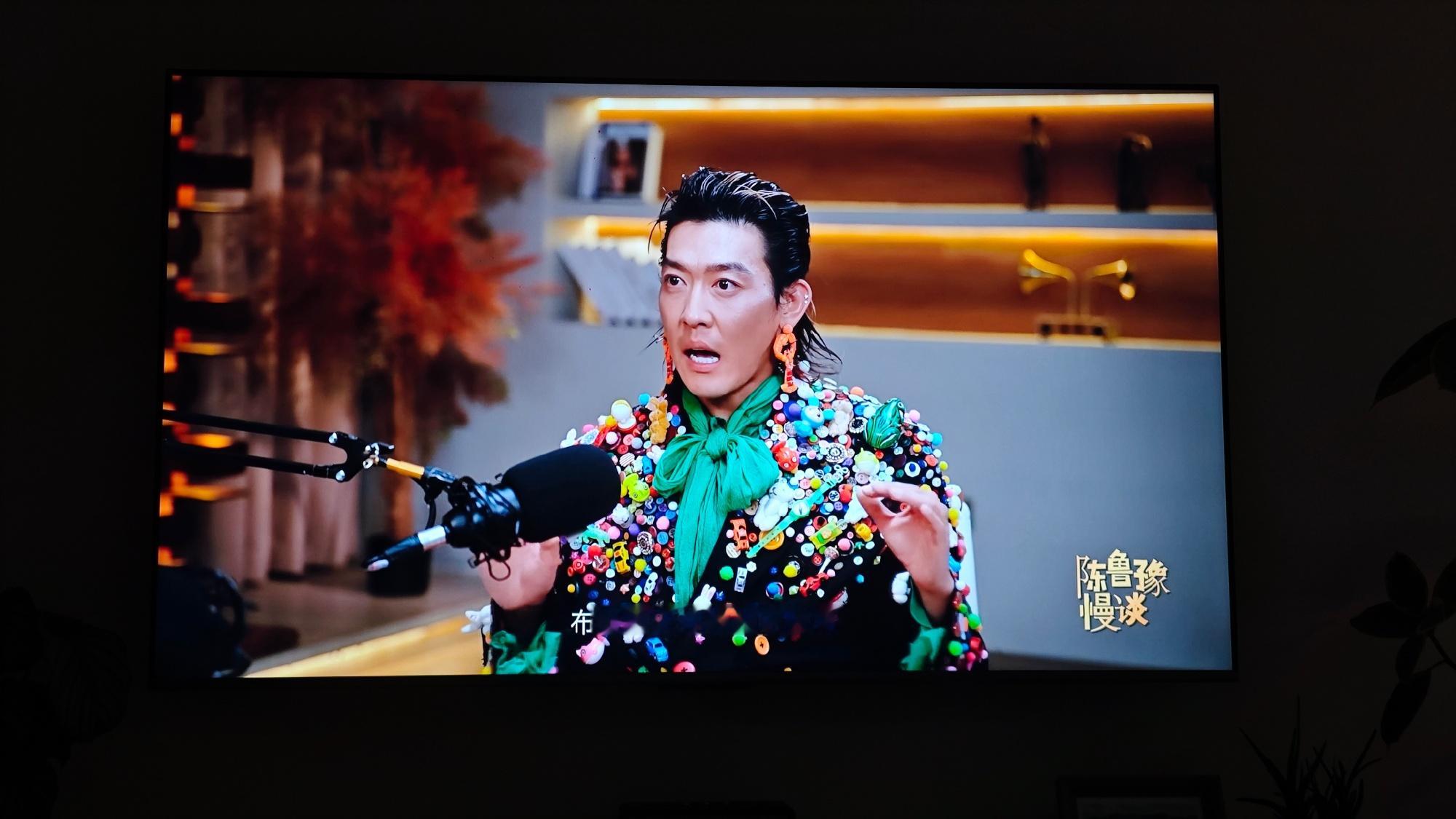 早上醒来，昨天已经拖干的床边地板又是一滩水，除了地板其他地方没有被浸湿...