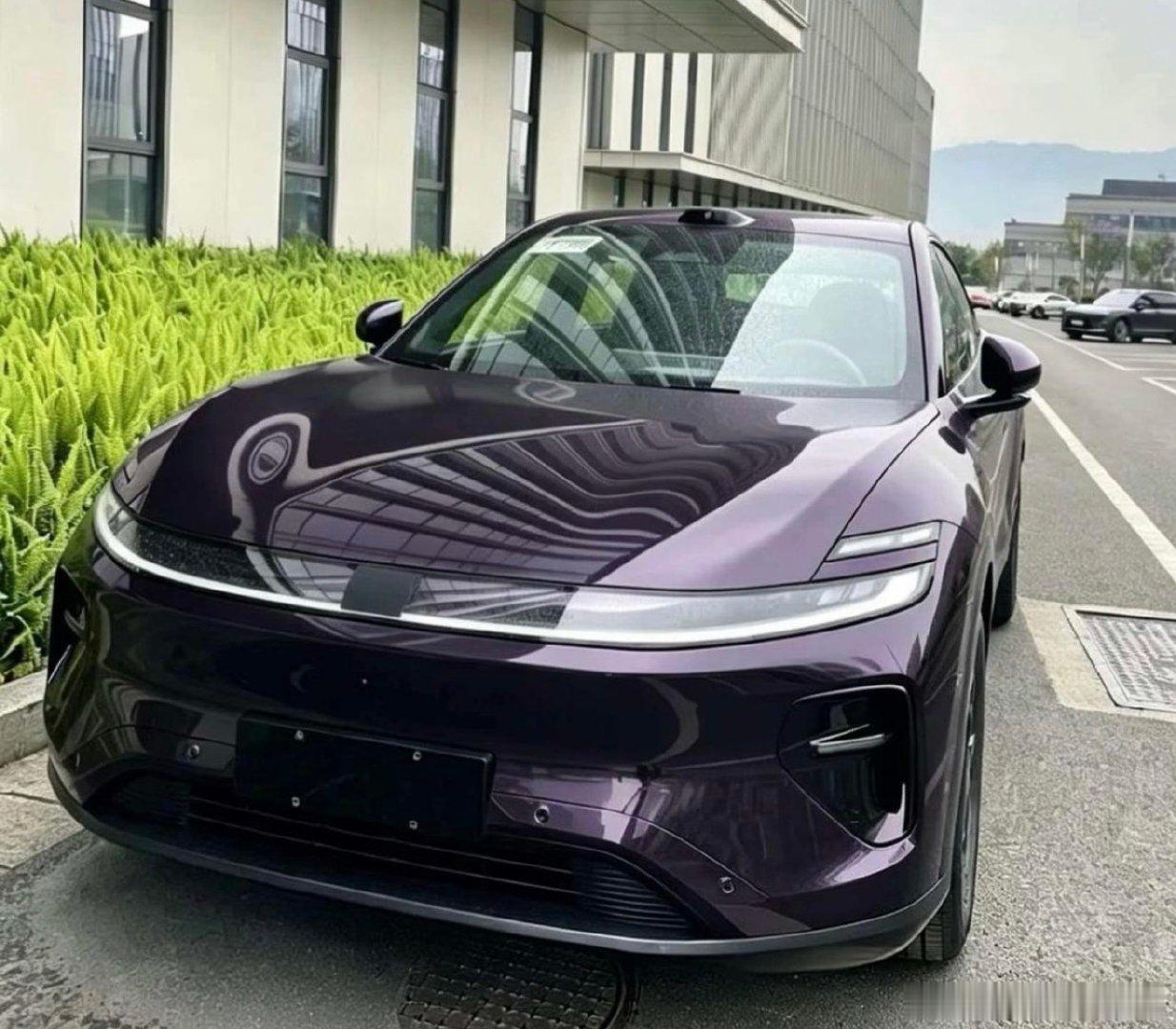 听说启源Q06紫色车漆关注度非常高，大家觉得这个颜色好看吗？#长安汽车# ​