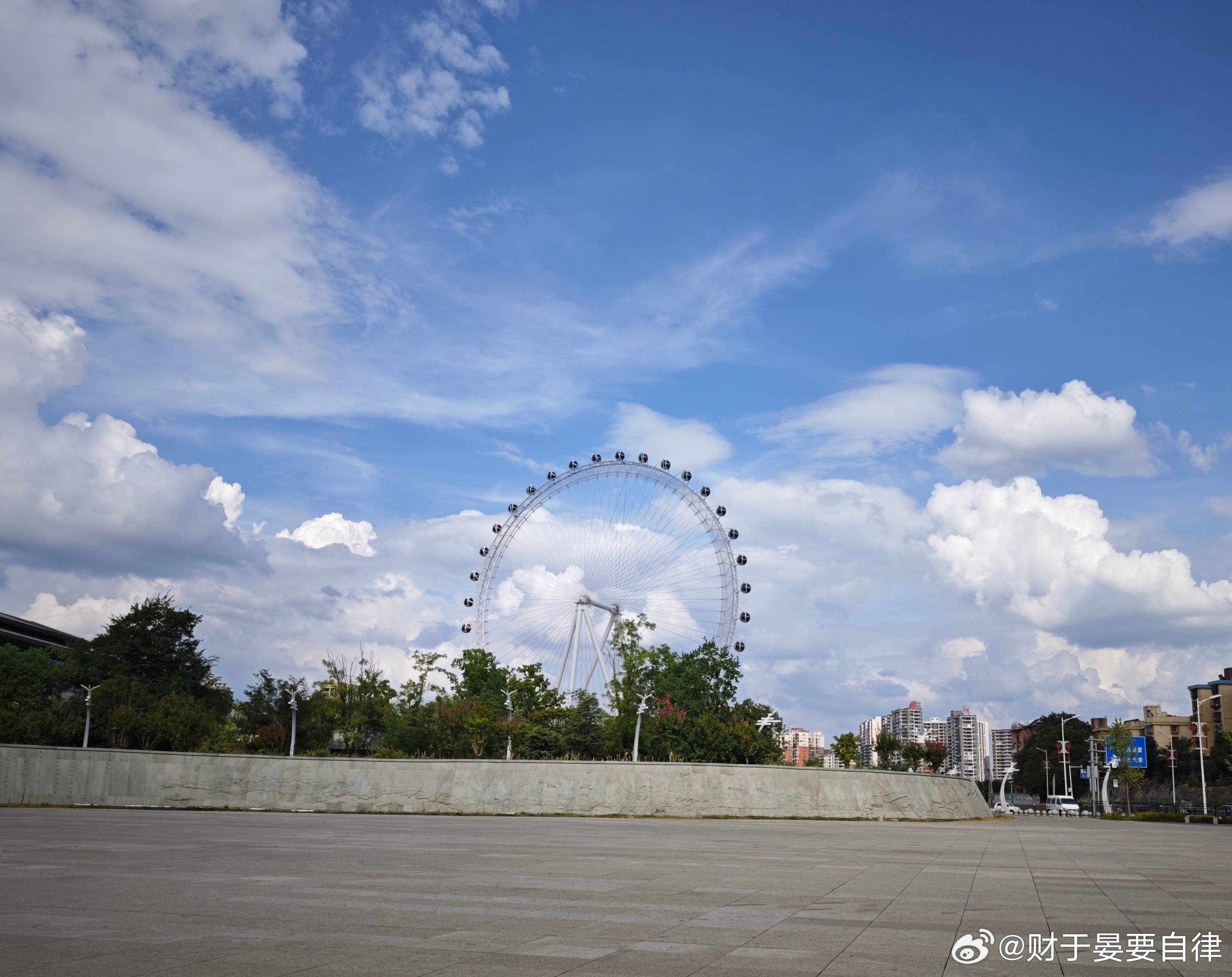 直接把好的东西给你，你是接不住的。你要先经历磨难，背叛、欺骗，看清人性...