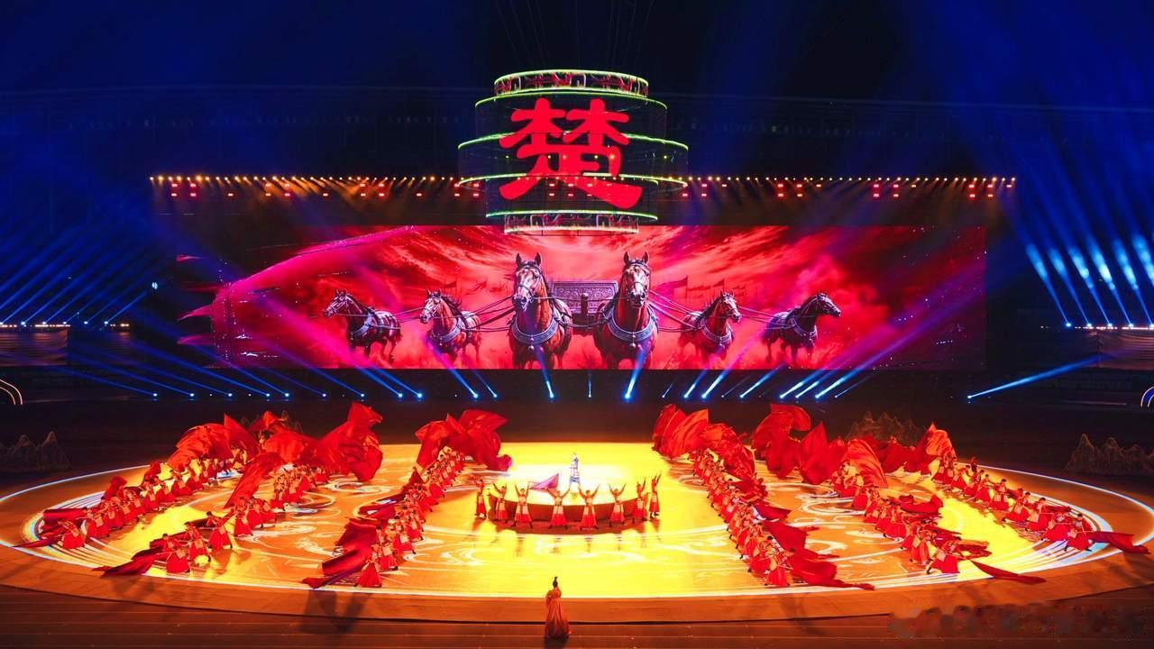 #网友盛赞湖北省运会开幕式#这效果真不错  ​