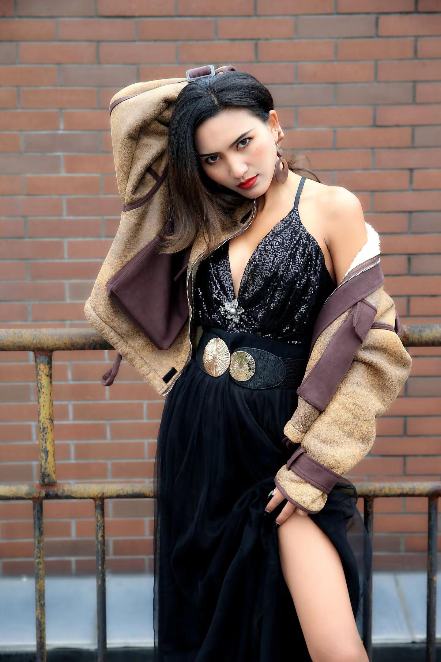 <p>街拍小姐姐穿搭秀 最美街拍 城市街拍 时尚街拍美女 <!--{i...