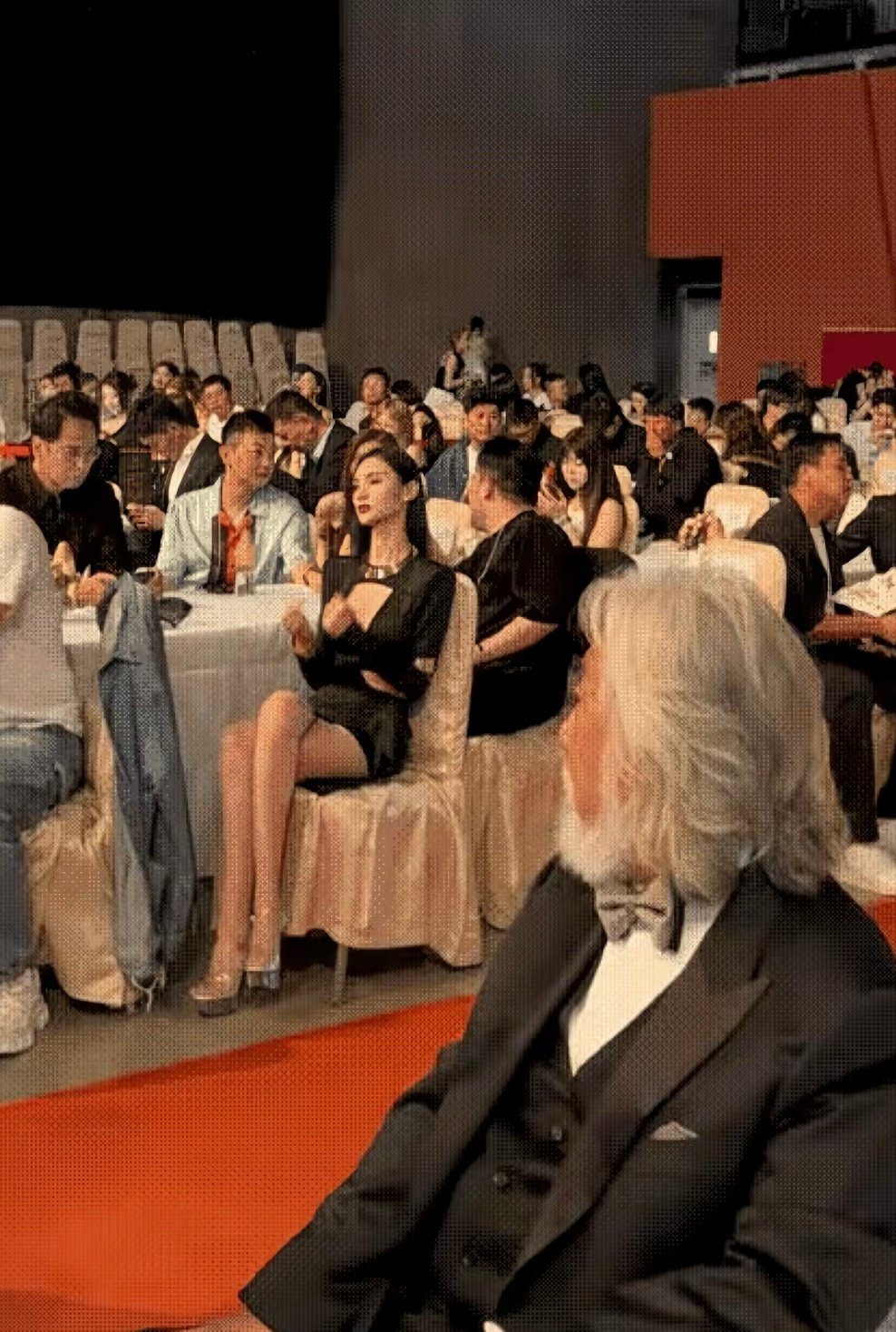 不愧是迷倒张纪中的女人#吴春怡[超话]# ​