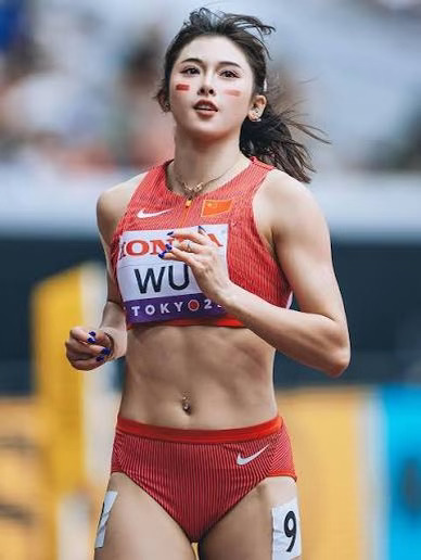 明知大概率陪跑，29岁吴艳妮为何还要硬刚？
