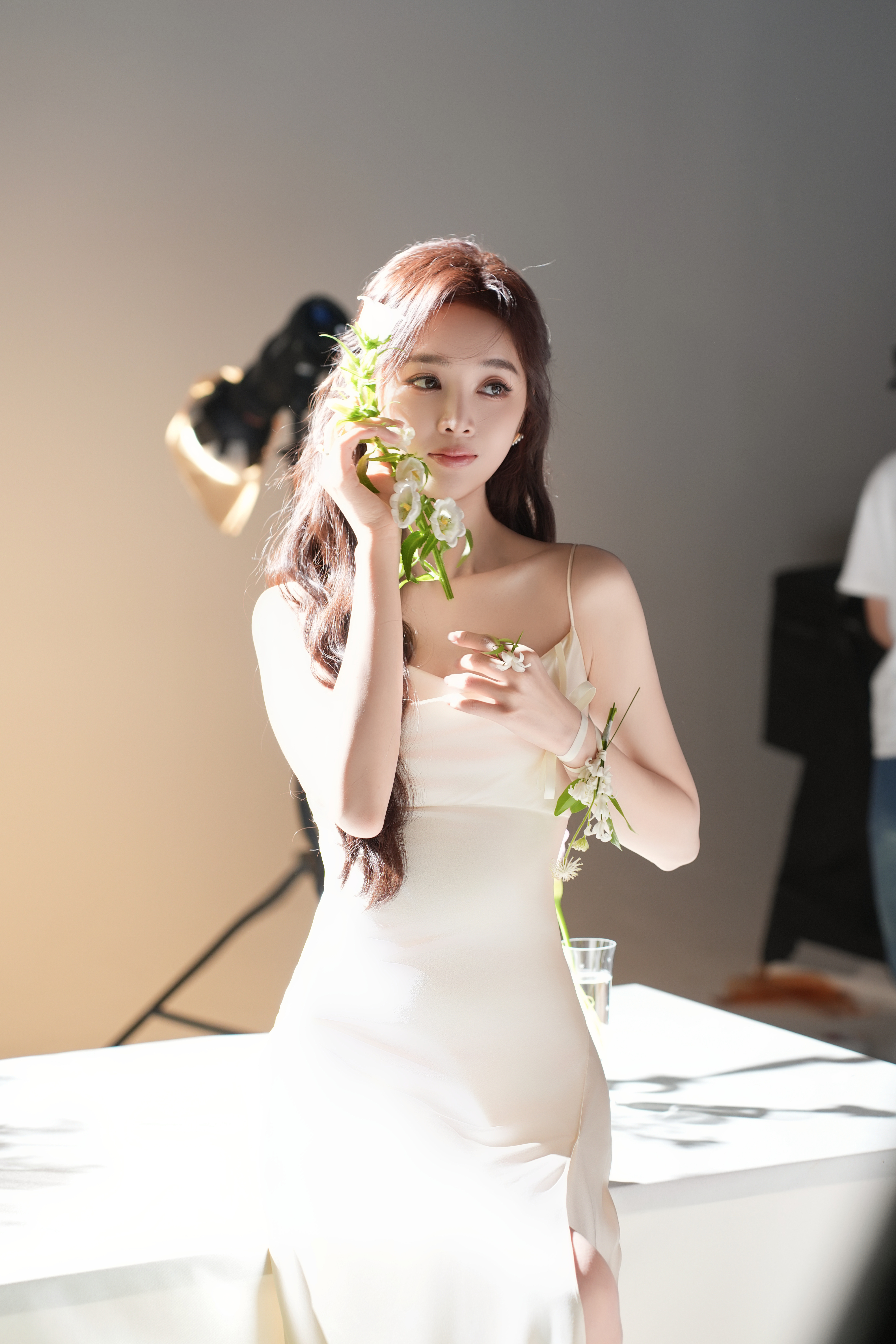 吴宣仪婚纱新物料 ​