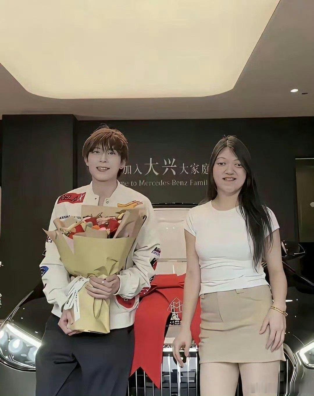 虽说是开迈巴赫，但就是羡慕不起来 ​