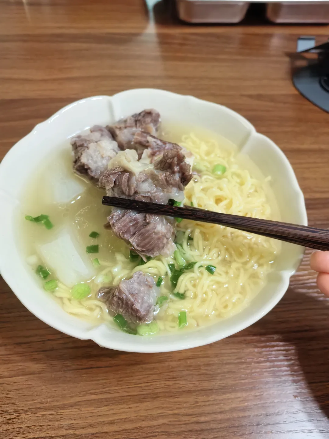 小孩最爱的牛腩泡面，好吃到停不下来！