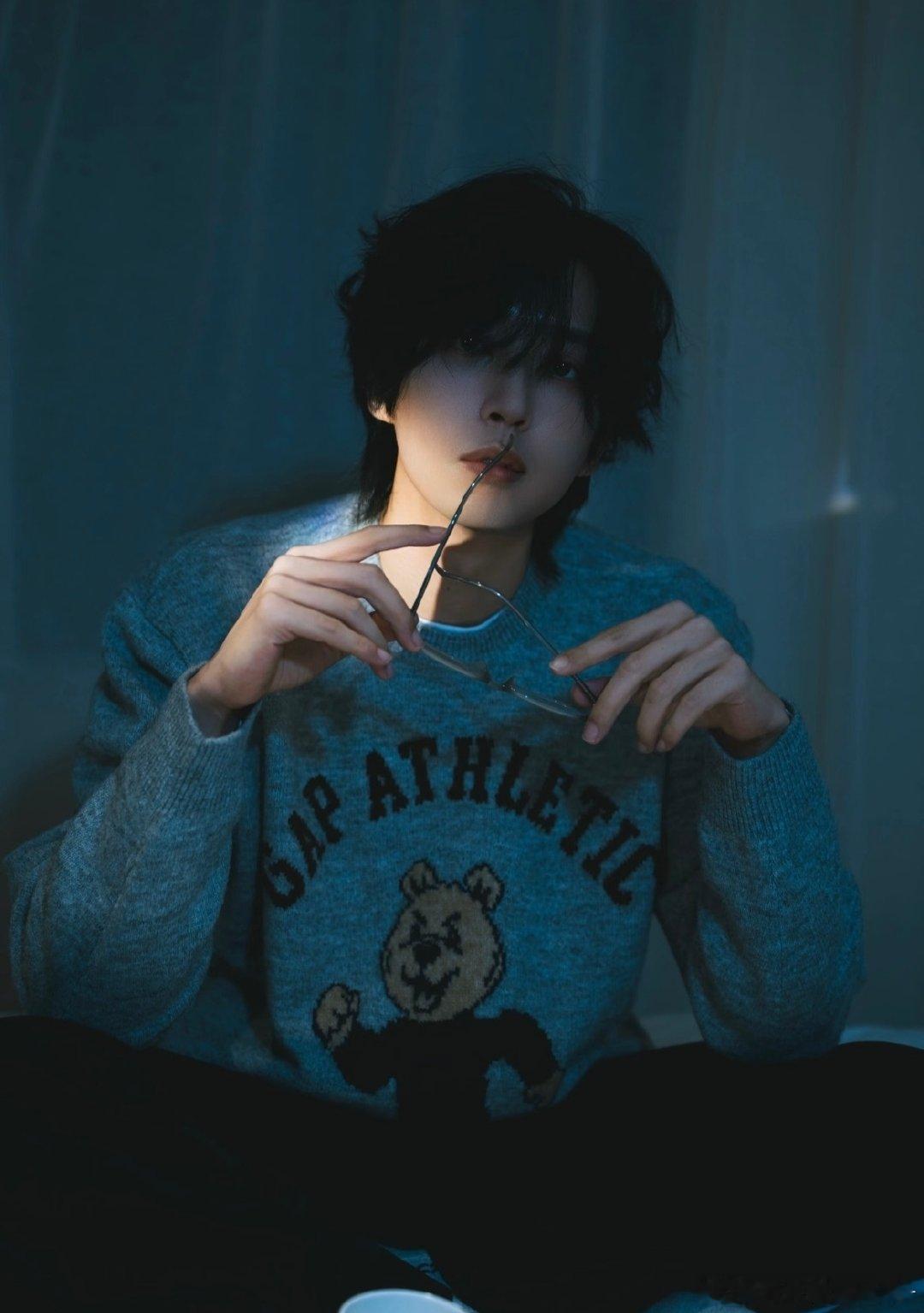 #演员刘畅[超话]# 你的瞳孔是一封上世紀的古早信 ​