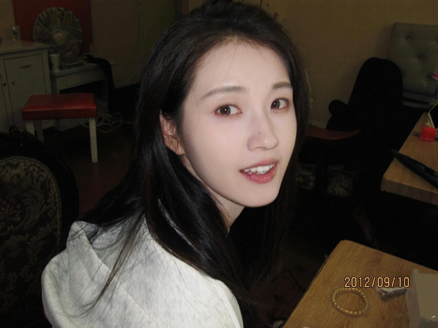 怼脸萌🐰 感觉此女又回归小白花了 ​