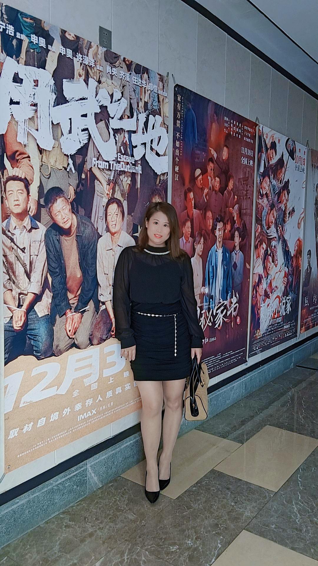 ✨黑色系穿搭真的太显气质了！简约又不失优雅，轻松hold住各种场合。?...