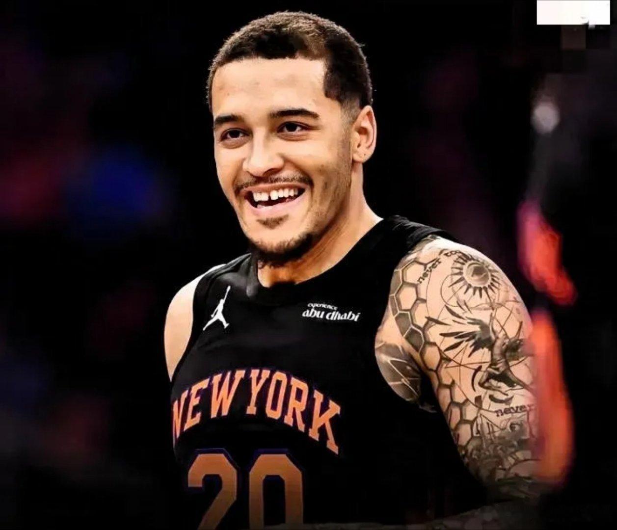 开拓者喜得一员大将！  据ESPN记者Shams报道，自由球员索汉已同...