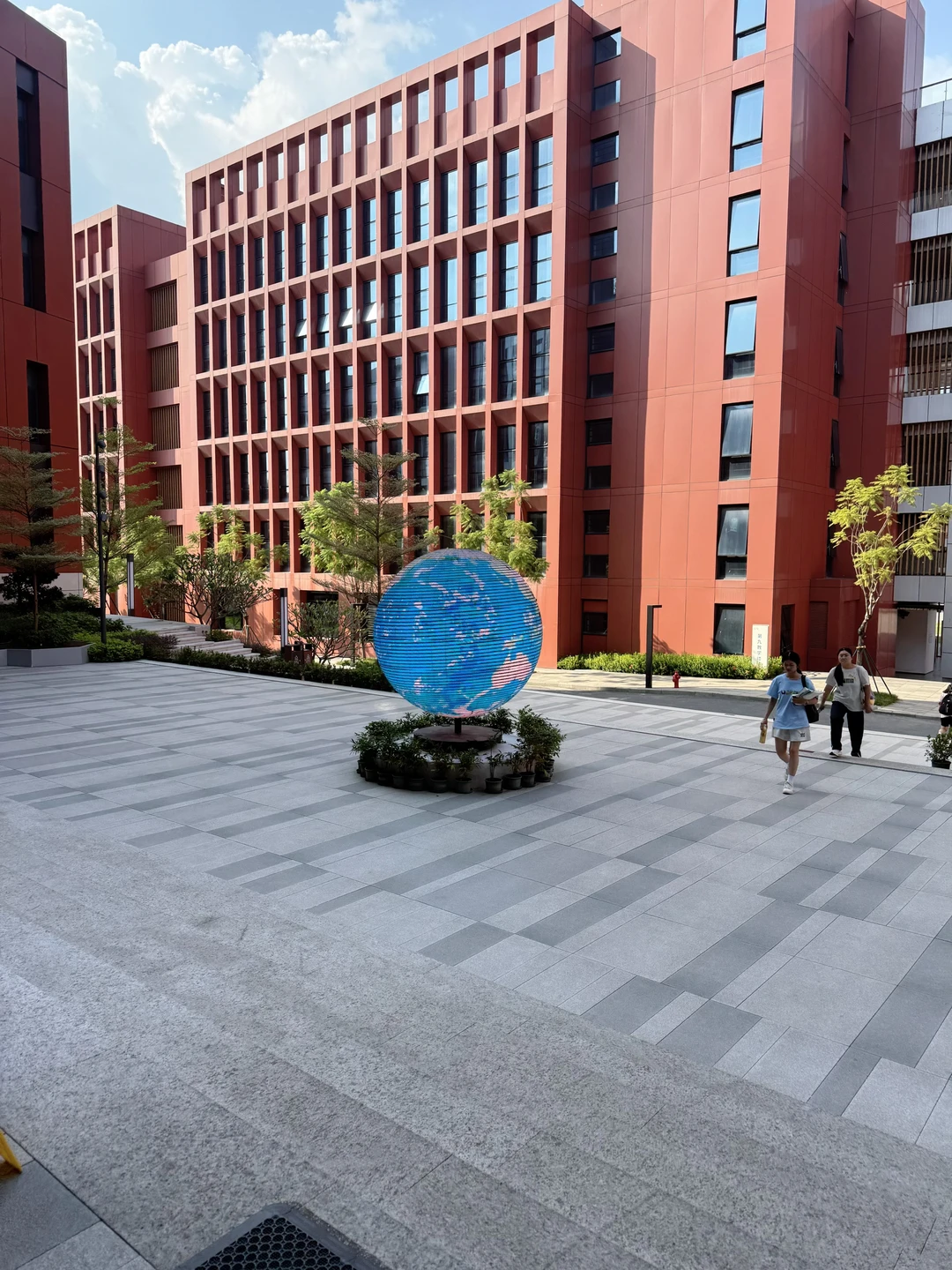 我发现人生的秘诀：规律作息和远离手机。