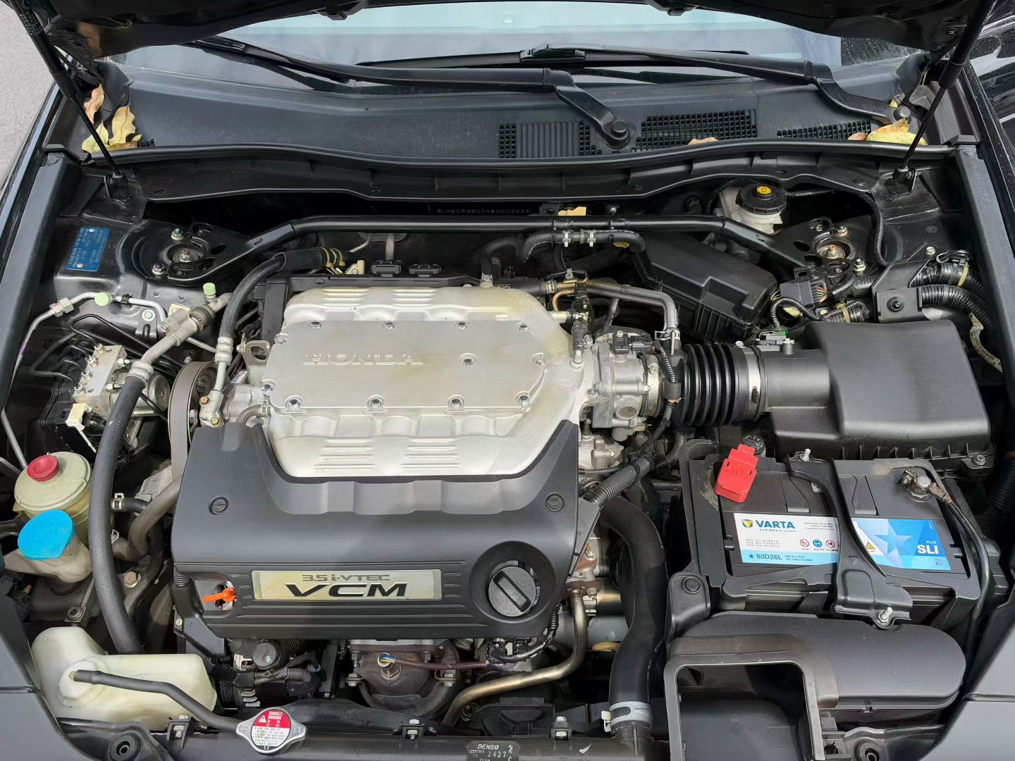 10年6月 
本田雅阁3.5 V6 粤A
一手车 14万公里 全程4S保养到26年 ​