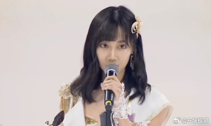 【#冯薪朵陆婷黄婷婷赵粤曾合开公司#】10月21日，前SNH48成员冯薪朵与男友钟正加盟恋综《爱的修学旅行2》。在《爱的修学旅行2》说选择公开恋情是因为工作关系，因为这个事她也放弃了彻底退圈。

天眼查数据显示，黄婷婷、冯薪朵、赵粤、陆婷四人于2019年共同成立了公司上海夜 ​