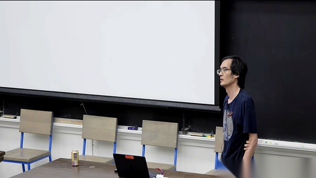 据外媒最新披露，菲尔兹奖得主陶哲轩，带着全球顶尖数学家组成的“人类数学协会”，正式向AI巨头OpenAI宣战了。
没有客套，没有周旋。OpenAI刚在网上甩出700多份宣称解开顶级数学难题的草稿，这群站在人类智力巅峰的学者们，直接摔了手里的笔，联合发出一封措辞极度强硬的抵制声明：“没人求你们解题，全