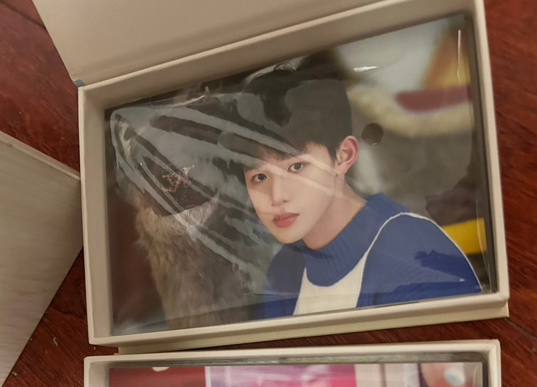 #tf家族四代周边中转站[超话]#  
 出官俊臣冬日来信，张函瑞童话秘境，都无卡有盒子20包一份，
卡套付邮送 走pt
全收优惠 ​