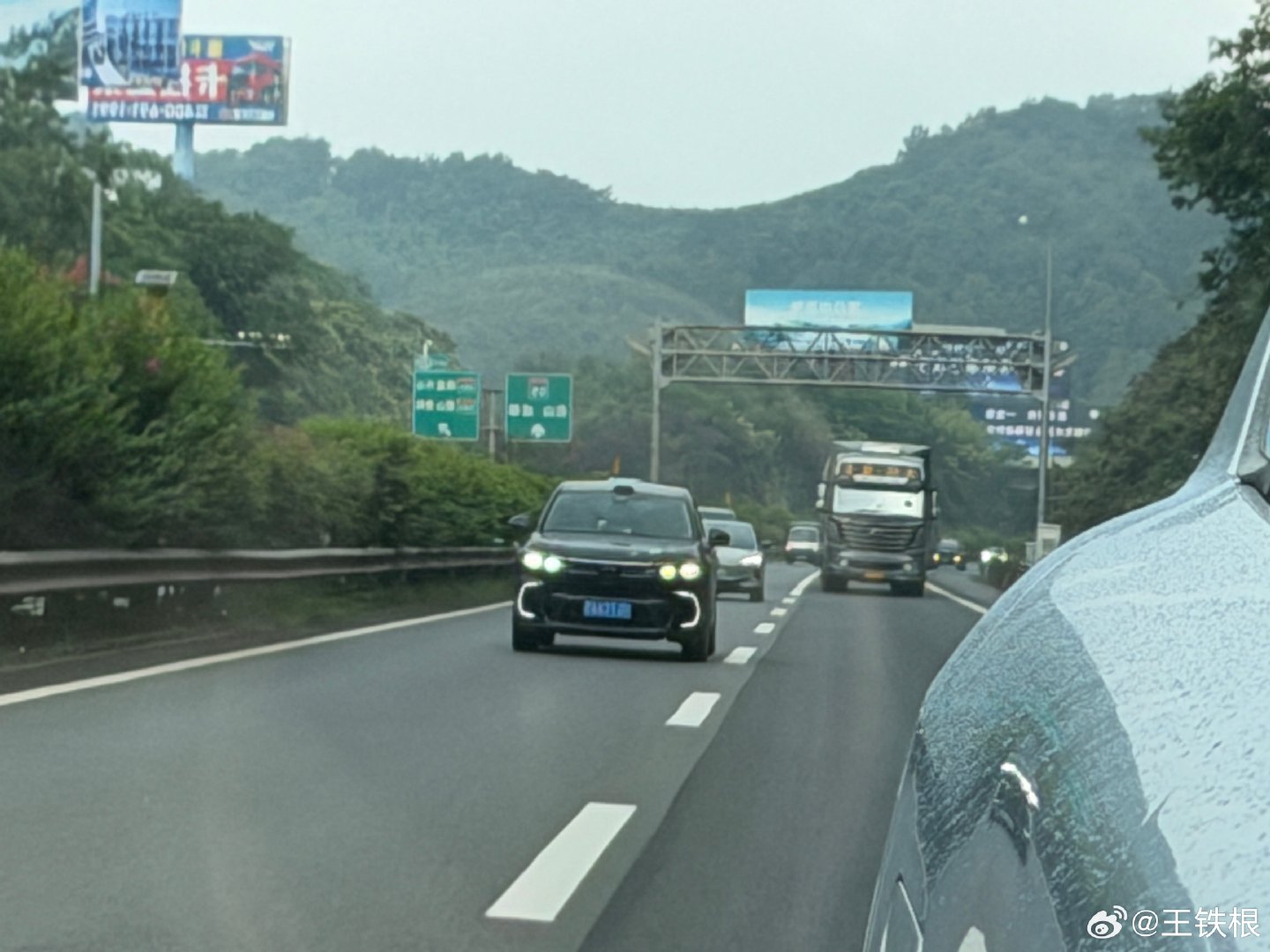 带激光雷达的本田皓影，我受不了了 ​