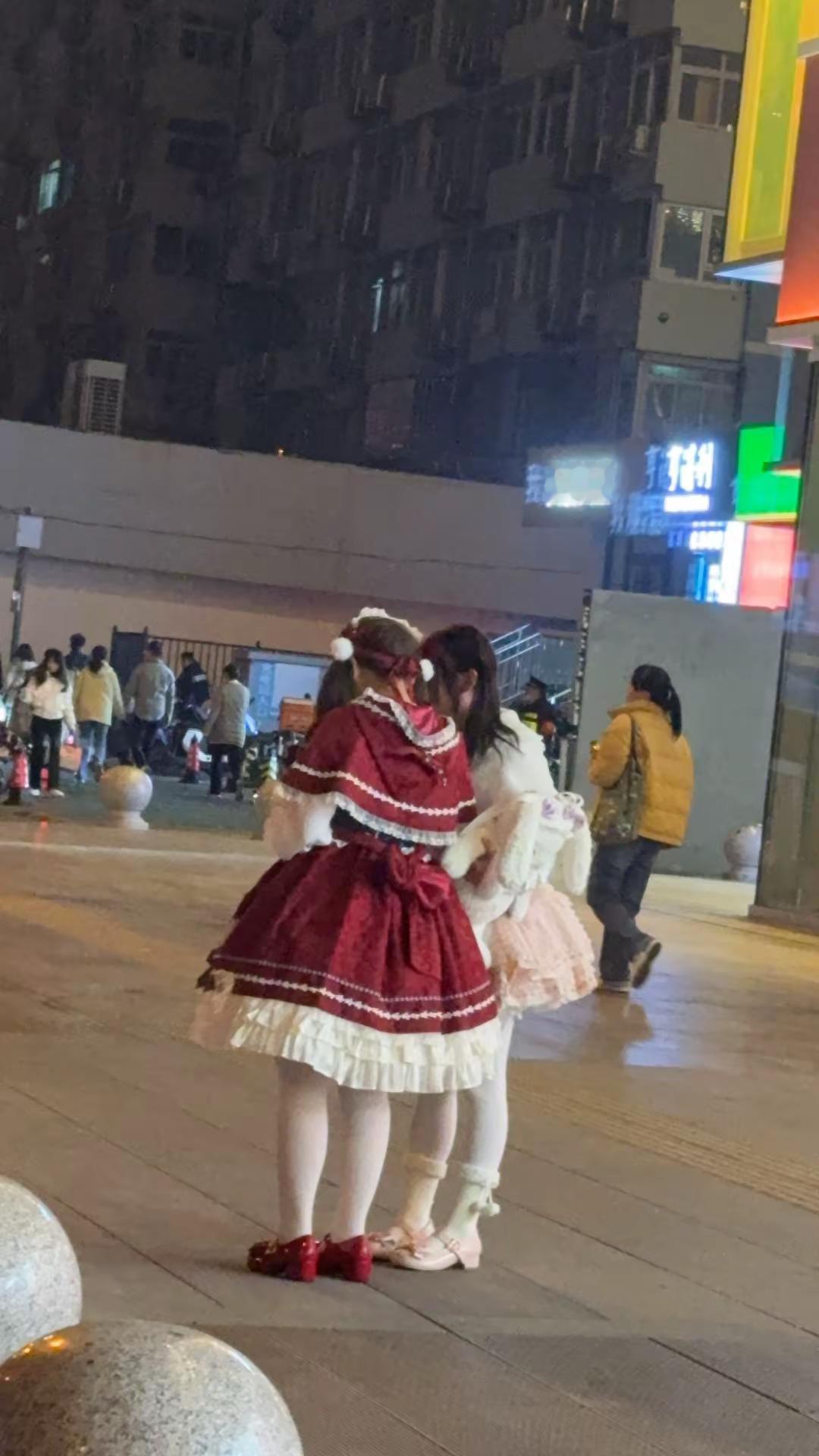 <p>记录日常vlog 洛丽塔lolita 上热搜 甜美穿搭 jk制服...