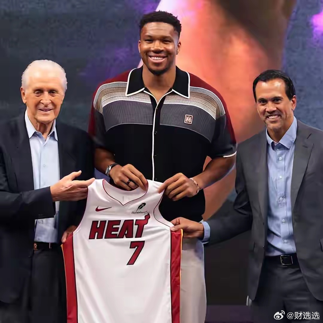 NBA热火休赛期重磅交易引进字母哥，本以为完成超级补强，却遭美媒极度看...