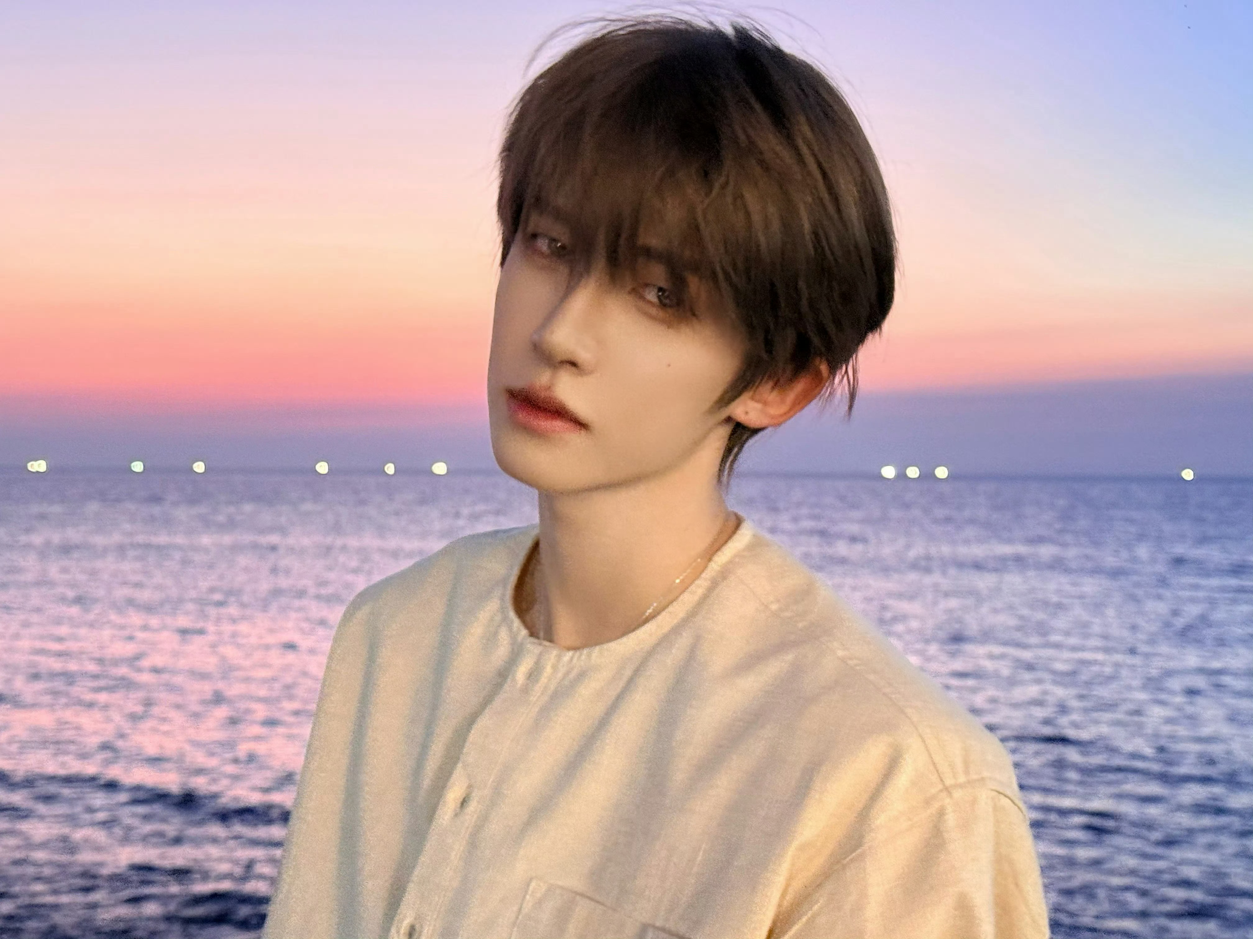 #刘宇[超话]# 落日与海风，还有少年#刘宇# ​