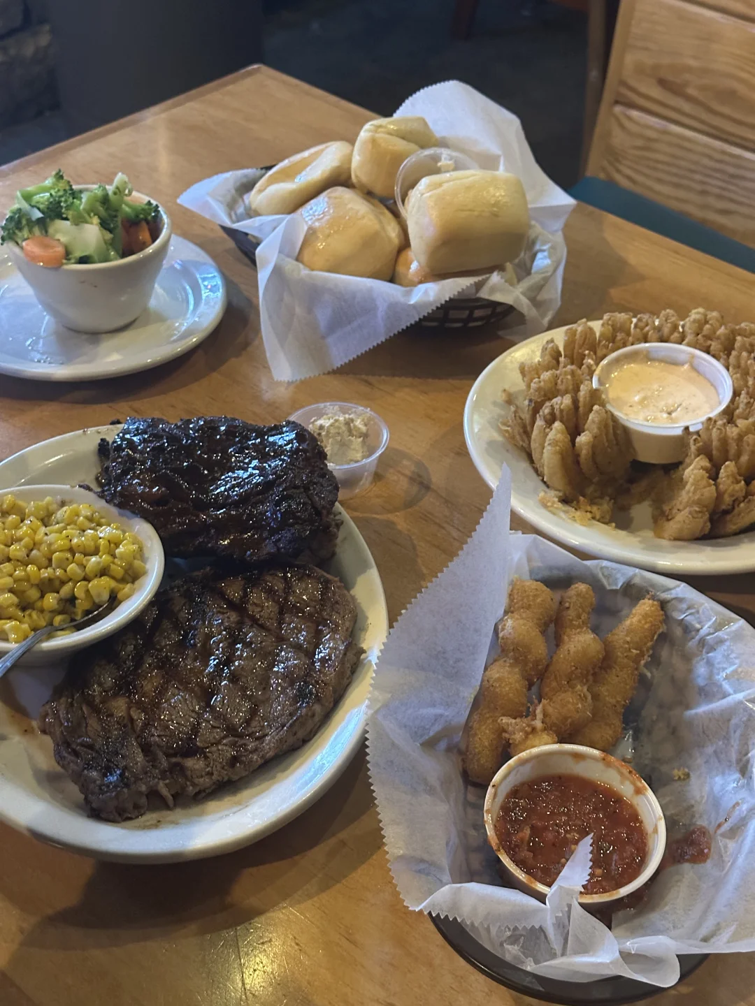 🇺🇸｜拜倒在Texas Roadhouse的面包裙下