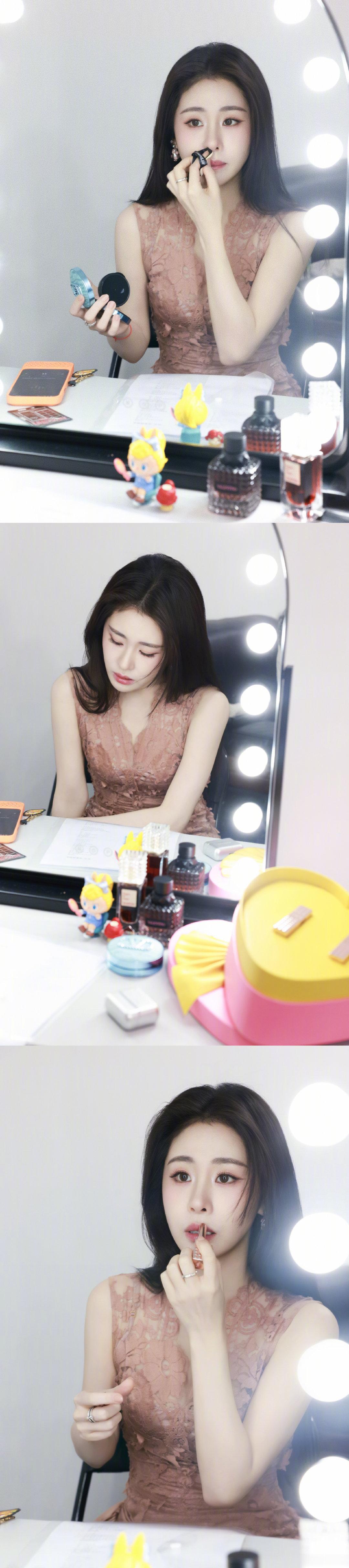 #急需张碧晨妆面教程#妈咪最先教我好不好[害羞] ​