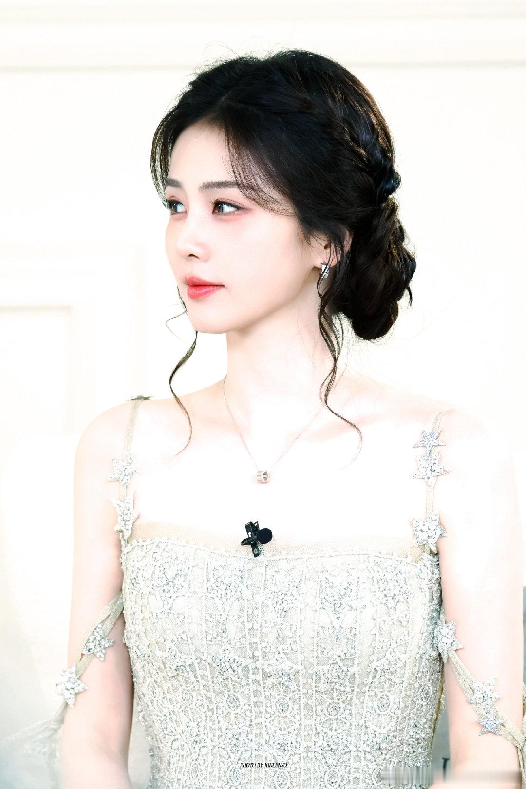 #白鹿[超话]##白鹿##白鹿超话# 
美美哒 ​