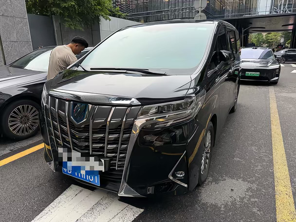 给2020年2.5万公里的埃尔法尊贵找个好人家