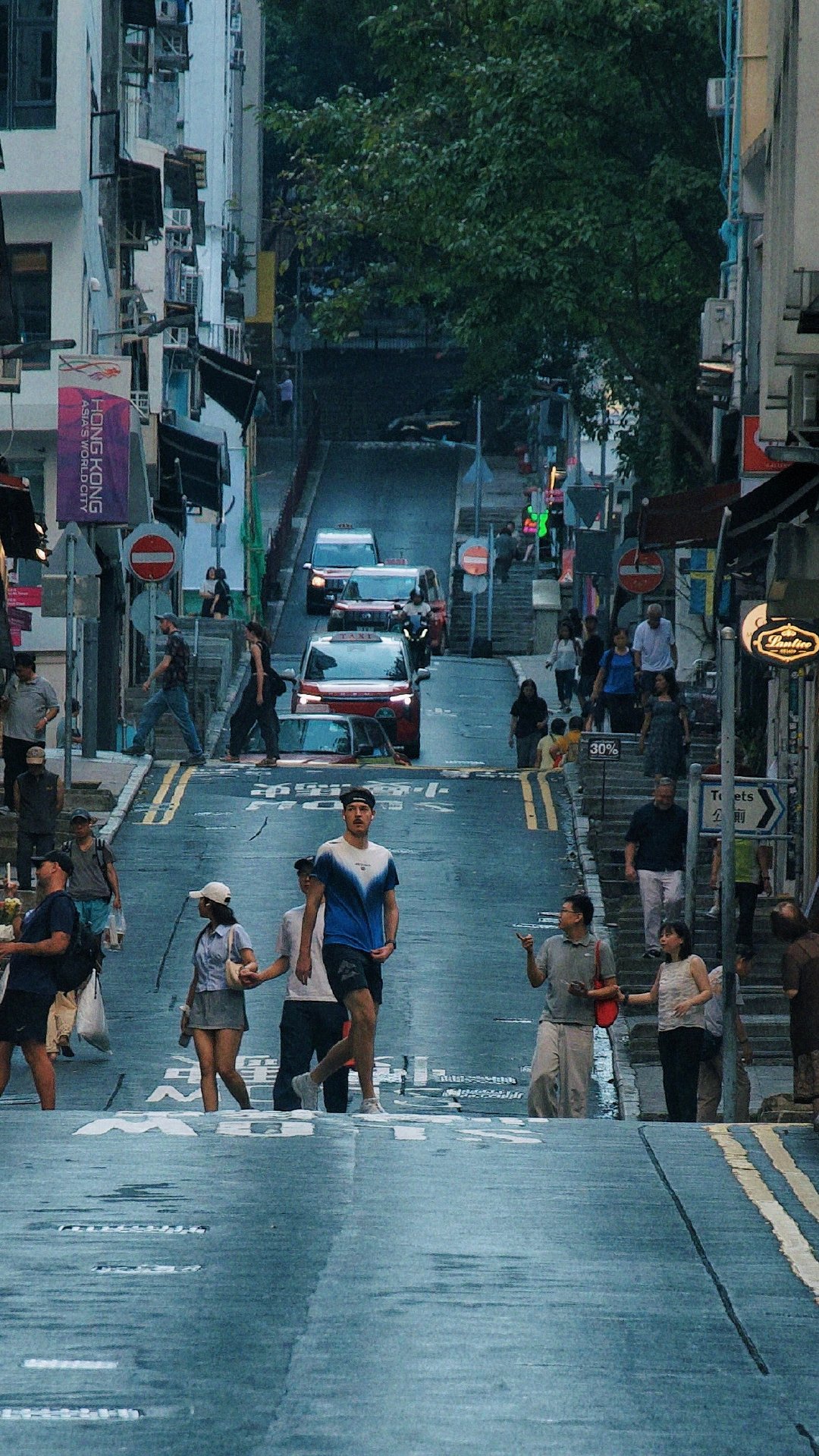 香港🇭🇰中环

这里是香港的心脏
也是世界级的国际金融中心  ​