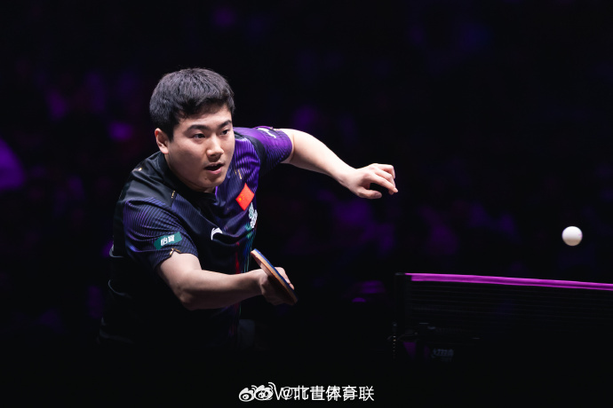 男单1/8决赛 邱党(GER)3-2梁靖崑(CHN)【7-11，6-1...