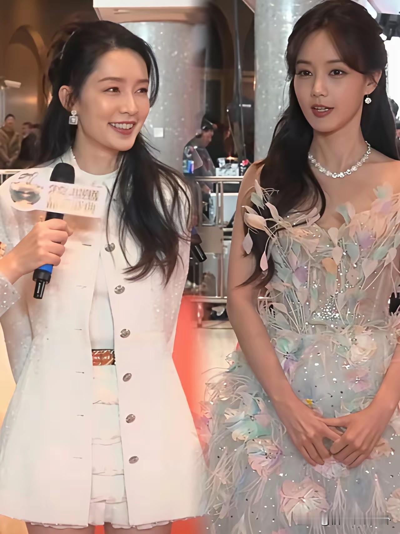 李沁遇到李一桐，感觉五官真的相差不多，但是气质这块谁才是真正的女神男人去？
不知道大家有没有发现，李沁和李一桐乍一看之下，感觉她们的五官差不多，只是一个尖脸一个是圆脸。
对于这两位女神谁才是你最喜欢的呢？
