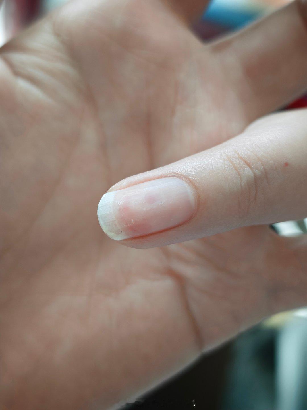 指甲不做了，攒钱买路虎揽胜 ​