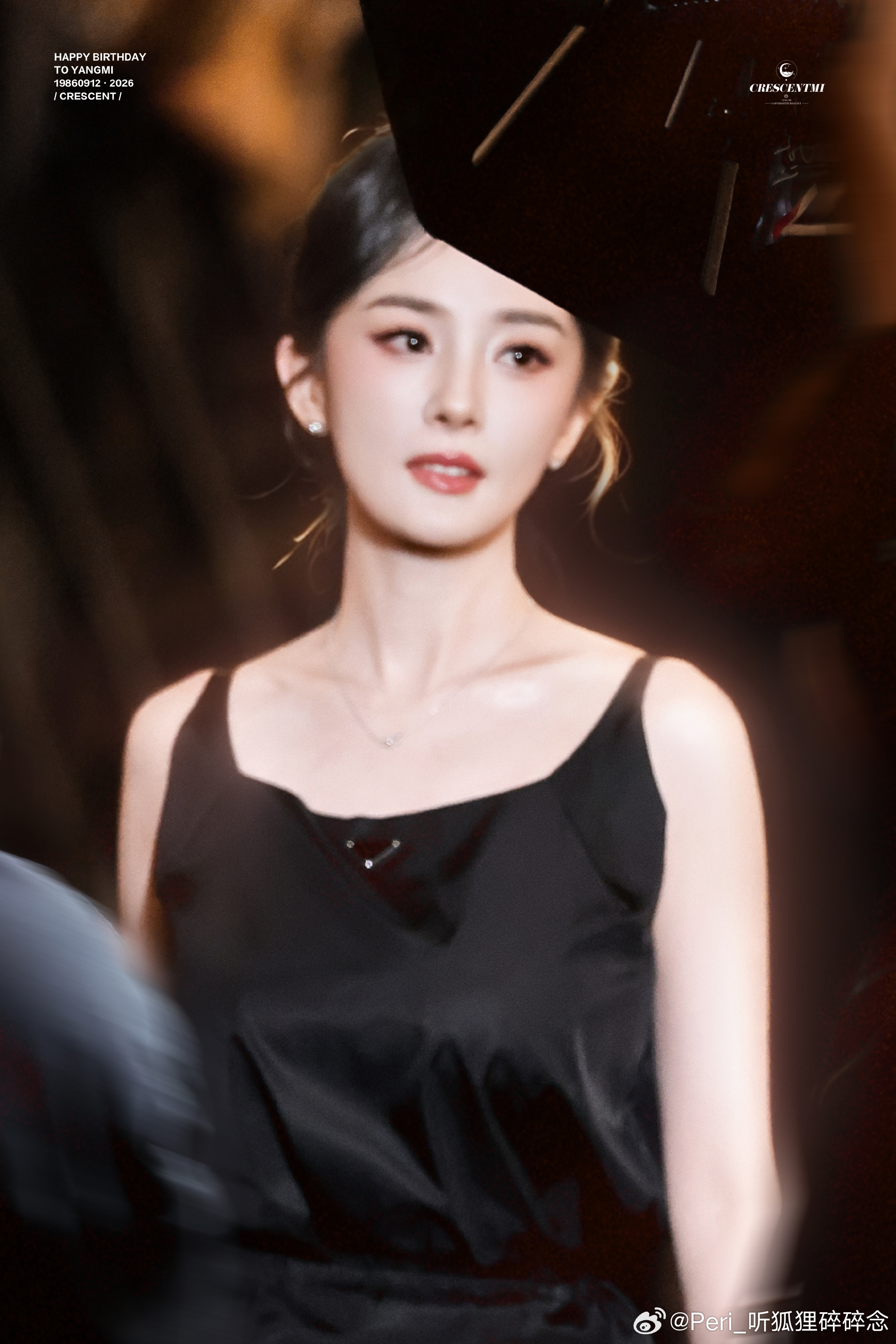 #杨幂[超话]# 生日快乐 #迪丽热巴晒照祝杨幂生日快乐#ym#惠英红喊话杨幂明年补合照#ym#张彬彬卡点祝杨幂生日快乐#ym#杨幂郝熠然徐艺洋都是今天生日#ym#杨幂水波白裙生贺图#

姑侄同心，一脉风华，柔肩承家国，慧心定江山。冯门双姝，一守一拓，辉映北朝，绝代无双。期待杨幂再次分饰双角，"步步为营的 ​