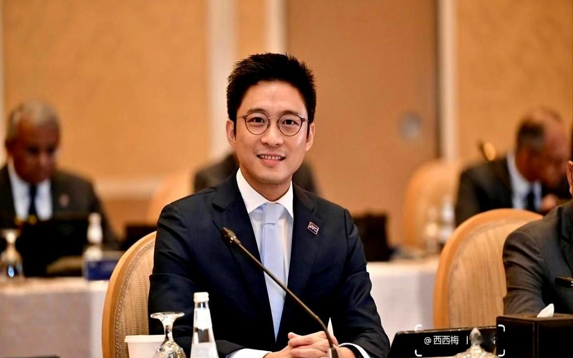 霍启山42岁单身，就因为大嫂郭晶晶太优秀？ 他选对象的标准，直接被奥运...