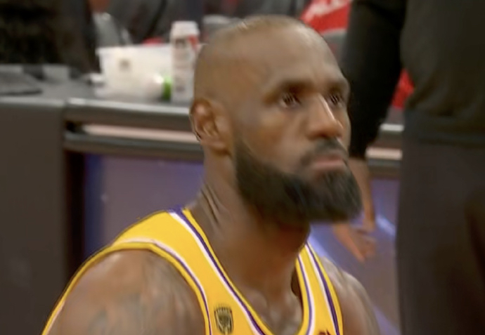 湖人3-0火箭！詹姆斯22投10中砍下29分13篮板，失误偏高