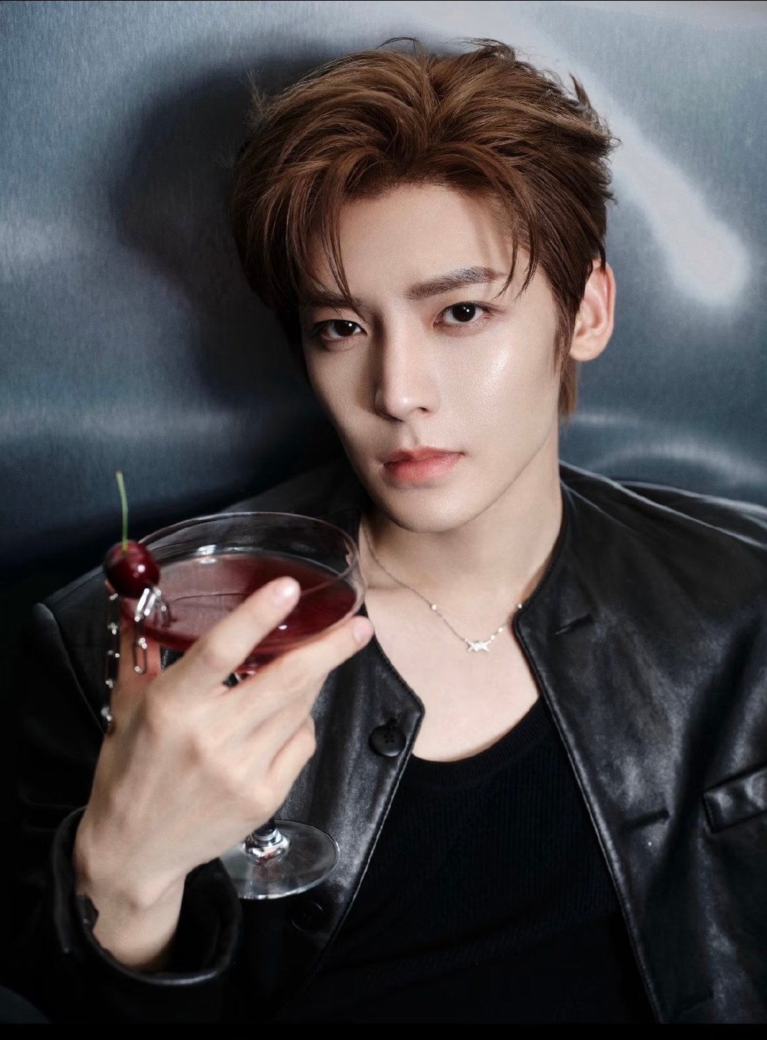 网友票选出最适合露额头的男明星：

TOP9 王安宇
TOP8 魏哲鸣
TOP7 赖伟明
TOP6 侯明昊
TOP5 周翊然
TOP4 杨洋
TOP3 张凌赫
TOP2 林一
TOP1 宋威龙

你最喜欢谁？ ​