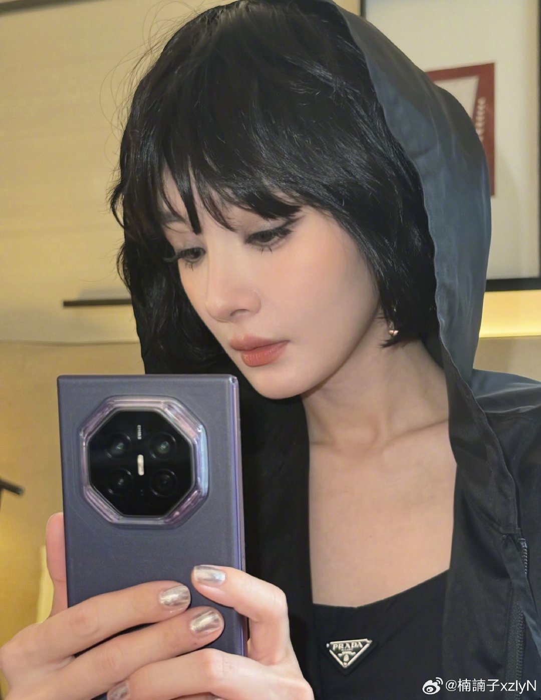 #杨幂[超话]##杨幂把麦克风拿反了#爱你姐姐 太美了[送花花][奶牛猫][奶牛猫][奶牛猫][团圆时刻][团圆时刻][来抱抱][来抱抱]#杨幂正能量##杨幂##杨幂[超话]# ​