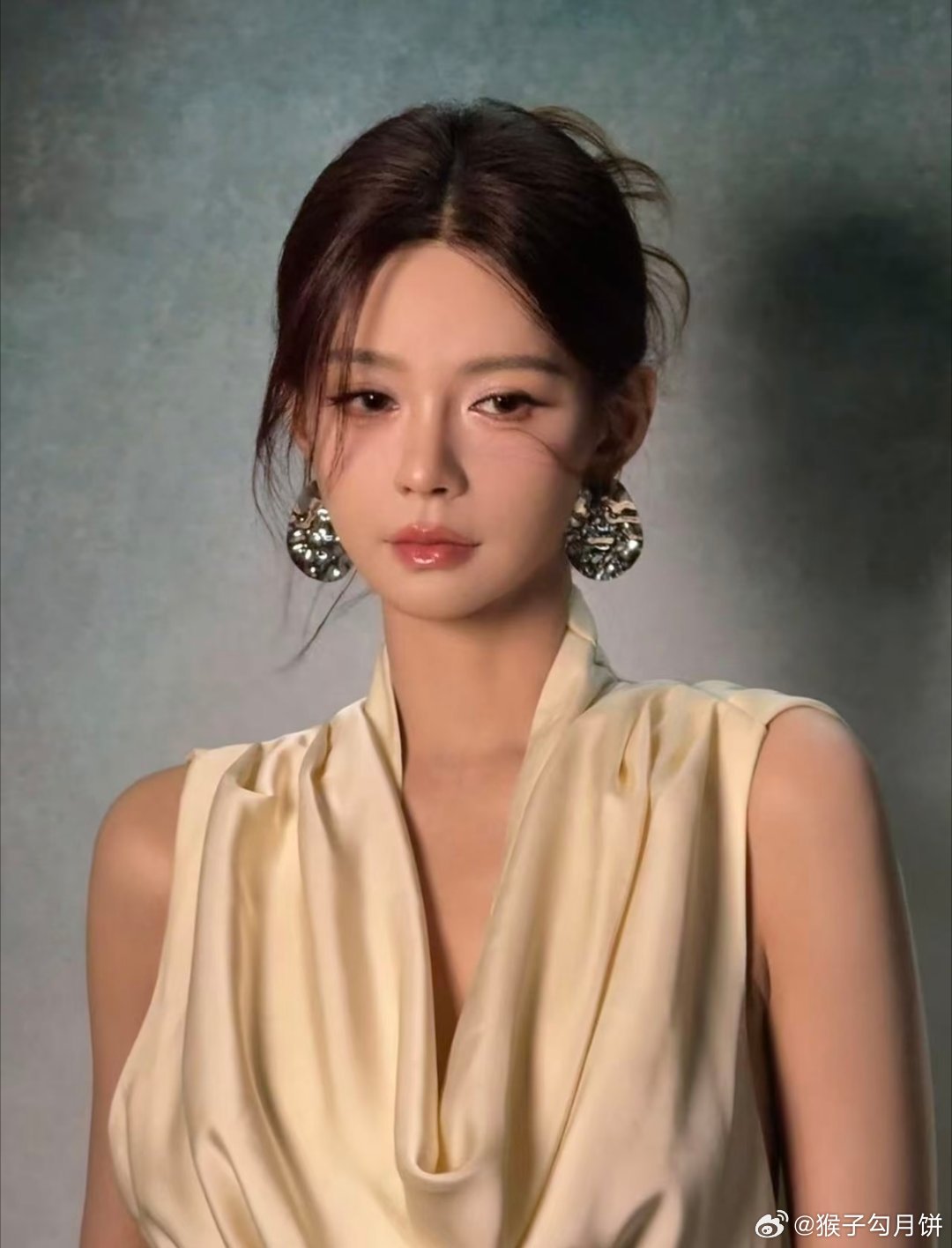 #李维嘉沈梦辰感叹广东菜好高端# 以前总觉得粤菜就是大排档，李维嘉和沈梦辰这次算是打破了刻板印象，彭公鹅的酸甜口感听着就很开胃。#李维嘉沈梦辰吃到了顺德彭公鹅##家乡美食大赛# ​