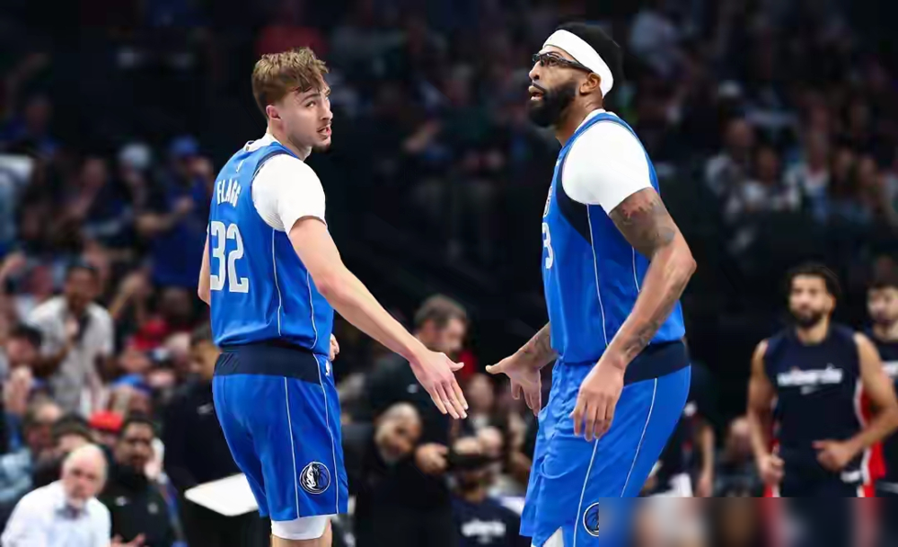 51分创下生涯新高，可“最佳新秀”奖杯正离库珀·弗拉格越来越远。 4...