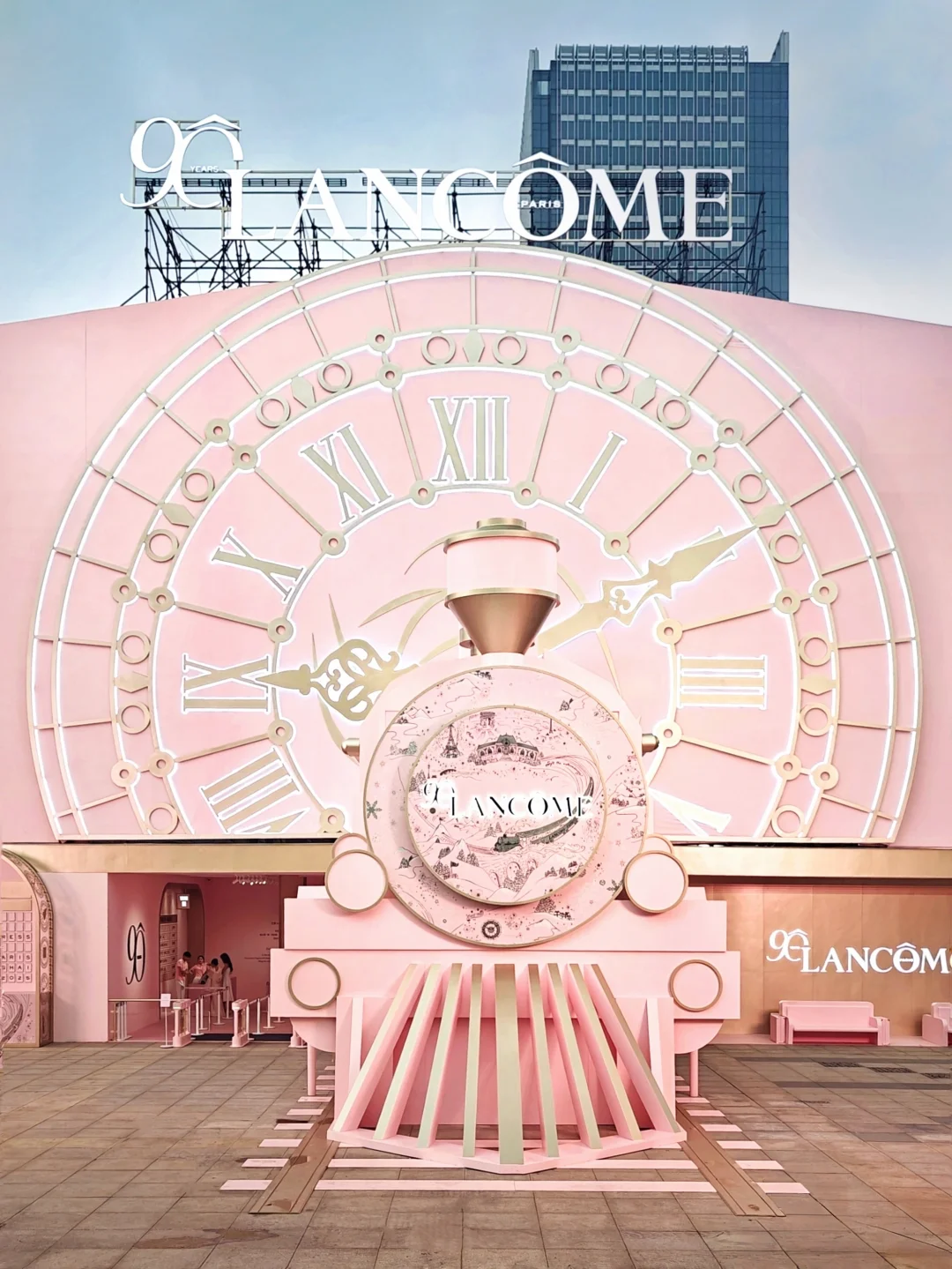 兰蔻90周年｜美与初心，都在这列时光列车里