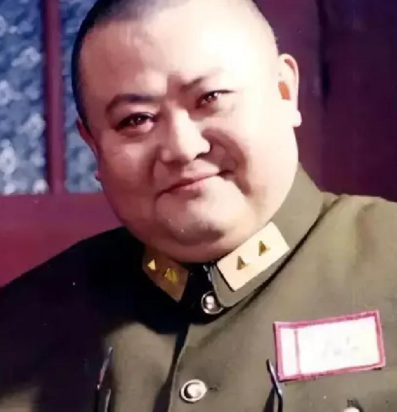 1949年，顶着“范哈儿”名号的川军名将范绍增，把家里大大小小的一群妻妾全召集到