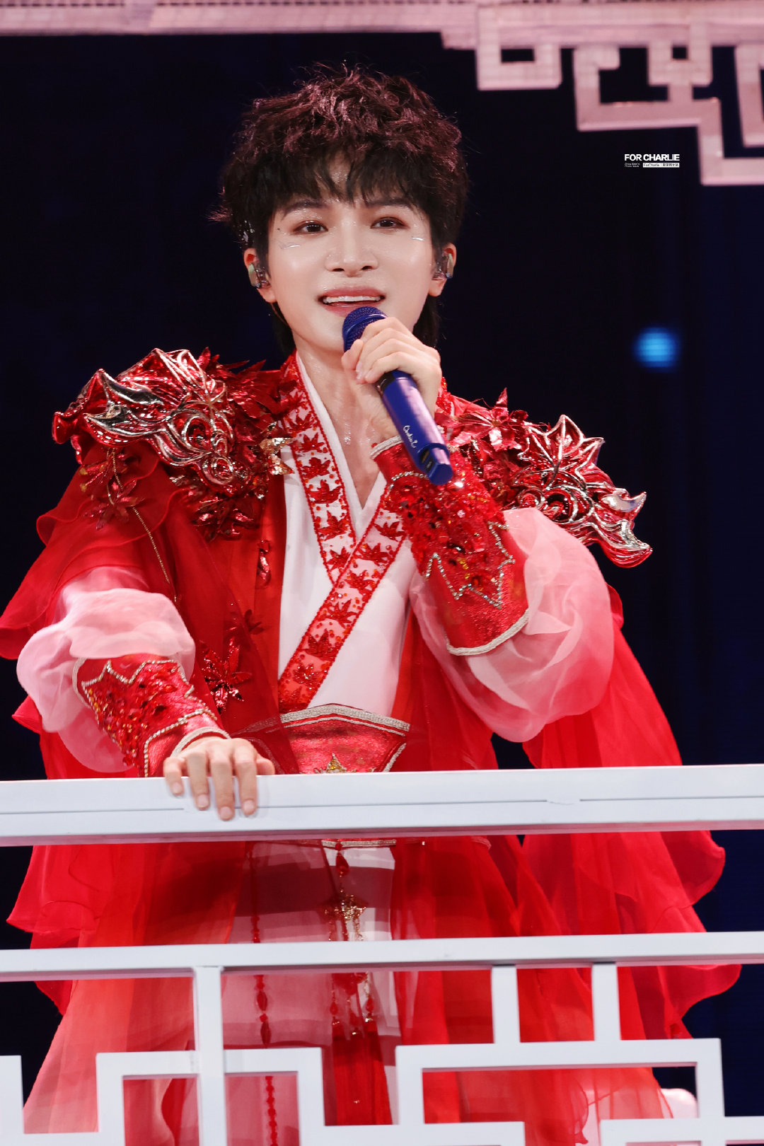 #周深[超话]# 

惊鸿灼目，燃尽风月

20260822 深深的济南站DAY1

#周深2026深深的巡回演唱会# 
​