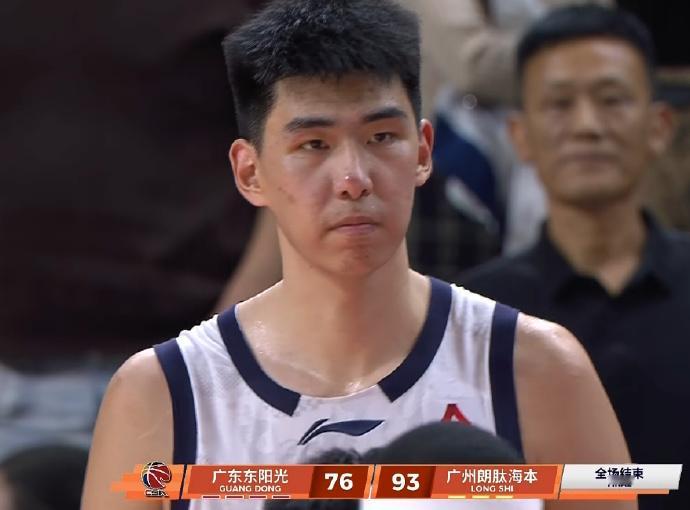 内线统治力拉满！徐昕攻防全能，龙狮1-0领先广东抢占先机   CBA季...
