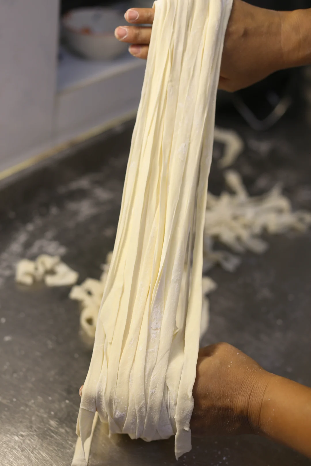 妈妈做了几十年的手擀宽面，劲道爽滑很弹牙