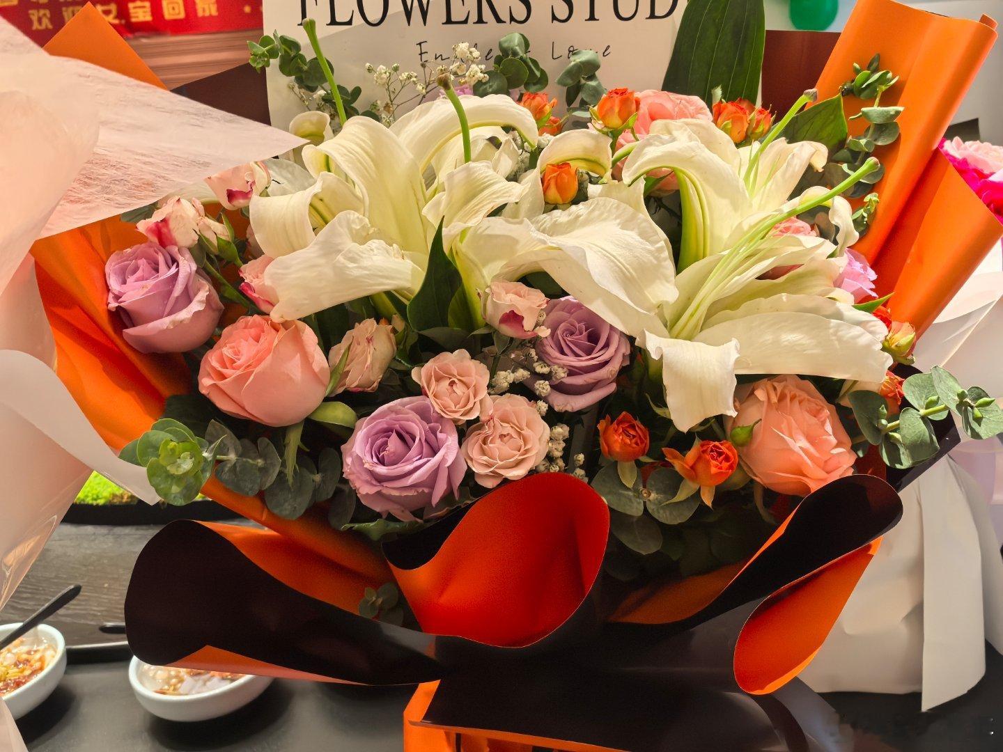 鲜花 喜迎妹妹归来，今后的日子，愿君生羽翼，一化北溟鱼[期待] ​​​