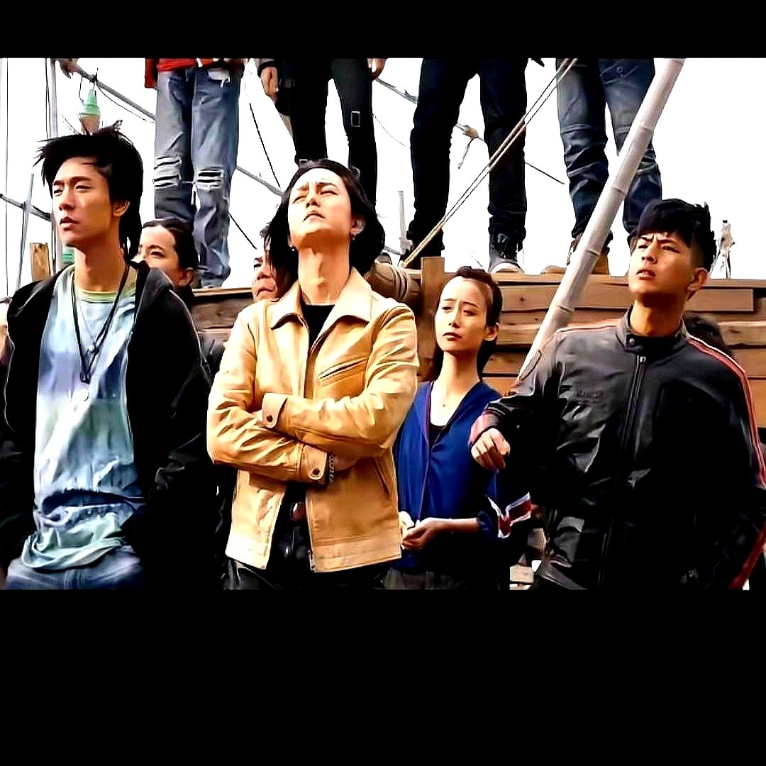 当年韩寒在汕头拍《四海》，镜头扫过王晓慧，她连一句完整台词都没有。

但就是那张极具辨识度的脸，硬生生让观众记住了这个背景板群演。

现在，新片《阿嫲的情书》定档，她直接拿下了女主角叶淑柔。从无名龙套跨越到大银幕女一号，有人靠资本硬捧，有人真靠老天赏饭的这张脸。

没背景的龙套想熬成女主，到底看实力