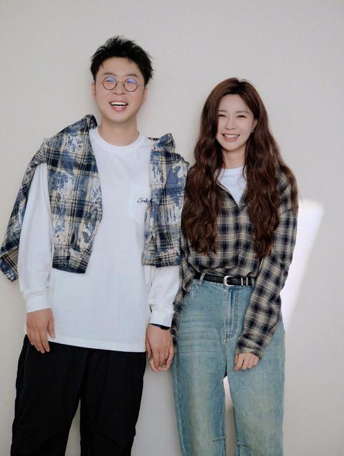 人家已结婚👰🏻了，小两口好着呢。前天还秀恩爱呢。