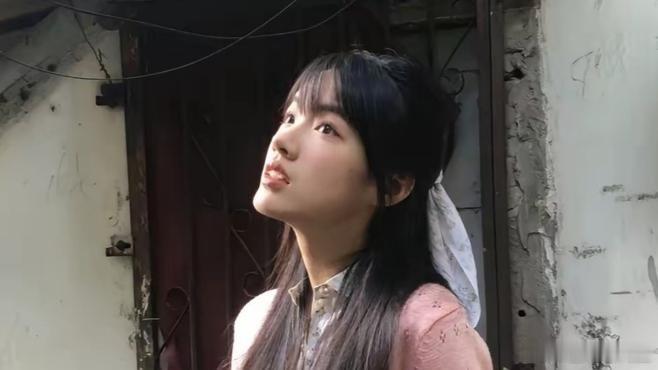 《一个农村出身的女大学生，高考后听信同桌怂恿，填报了全校最冷门的专业，结果开学才发现全班就她一个人，导》巨人龙在百度发表了新动态 以前是“三百六十行，行行出状元”，现在应该改成“三千六百行，行行出状元”。一个人，专心致志做好一件事情，就是成功了。 ​