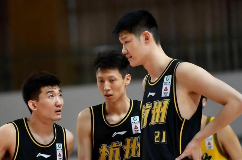 冠军班底快要拆光！广厦疯狂变现，胡金秋朱俊龙也未必能留住？