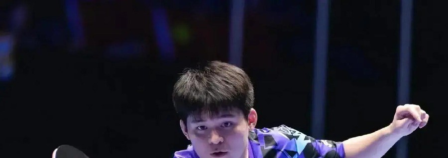 21岁林诗栋亚运三金横扫世界第一，男团却2比3输日本丢金，正手使用率只有32%的他，真能接住王楚钦留下的空位吗
9月24日，名古屋亚运会乒乓球男团决赛，中国队2比3不敌日本，32年亚运男团八连冠就此终结。仅仅四天后，同一个场馆，林诗栋在男单决赛中4比0横扫世界第一王楚钦，三局比分11比5、11比8、