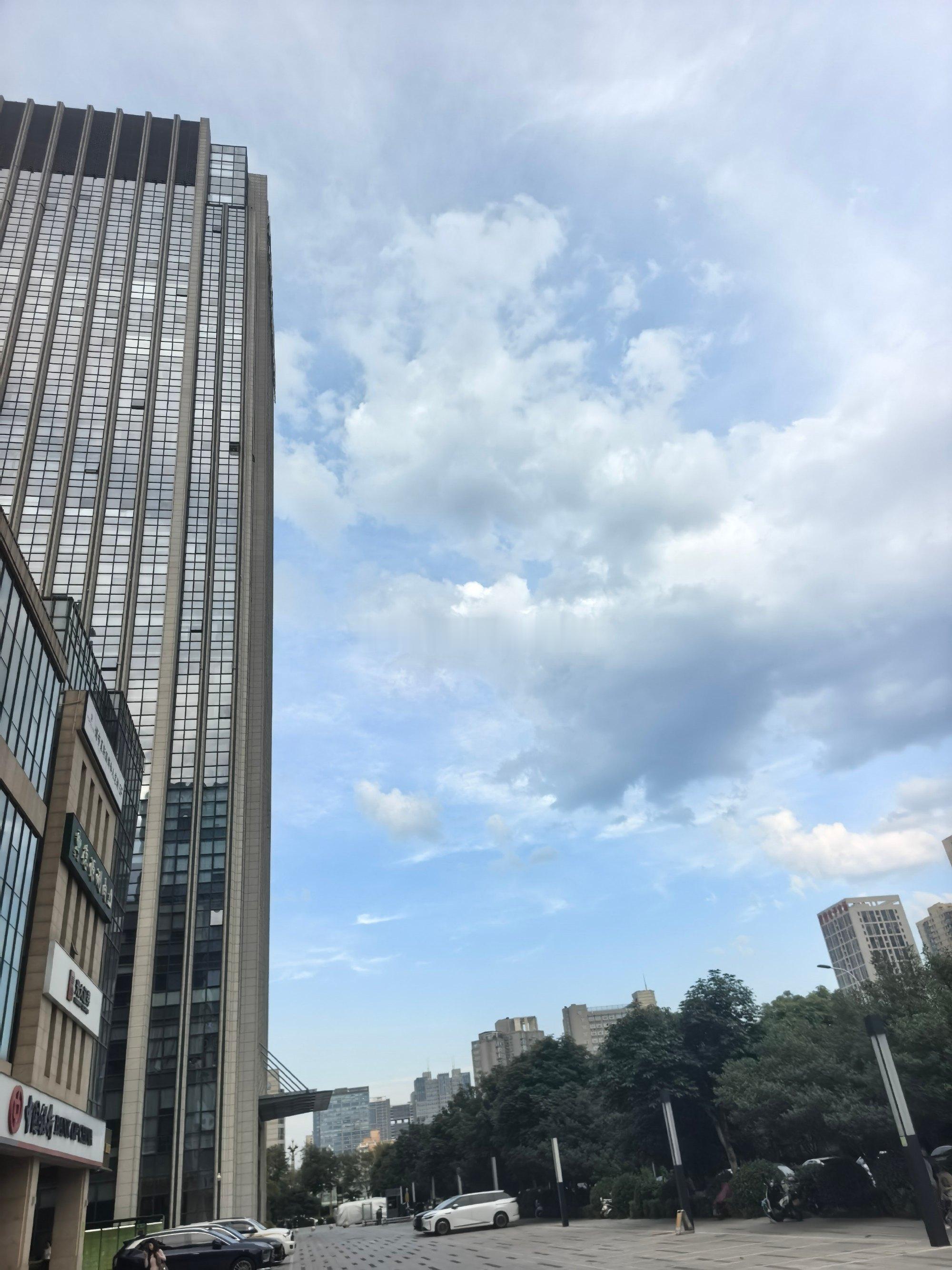 2026年7月27日 星期一   1. 发改委紧急安排1亿元支持广东台...